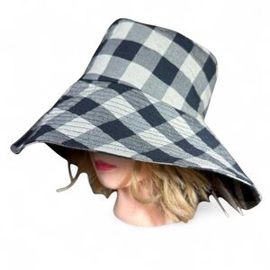 NWT Janessa Leone’ Darcy Plaid Cotton Bucket Hat
Blue and Beige. Sold out online